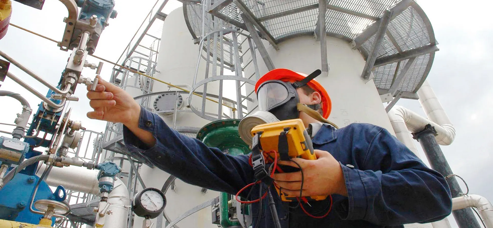 Oil & Gas Sector Services image